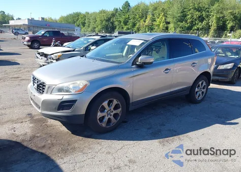 2013 Volvo Xc60 3.2 Premier z USA, uszkodzony, nr VIN YV4940DZ4D2420632